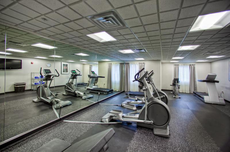 Holiday Inn Express & Suites Cleveland/Westlake By Ihg Dış mekan fotoğraf