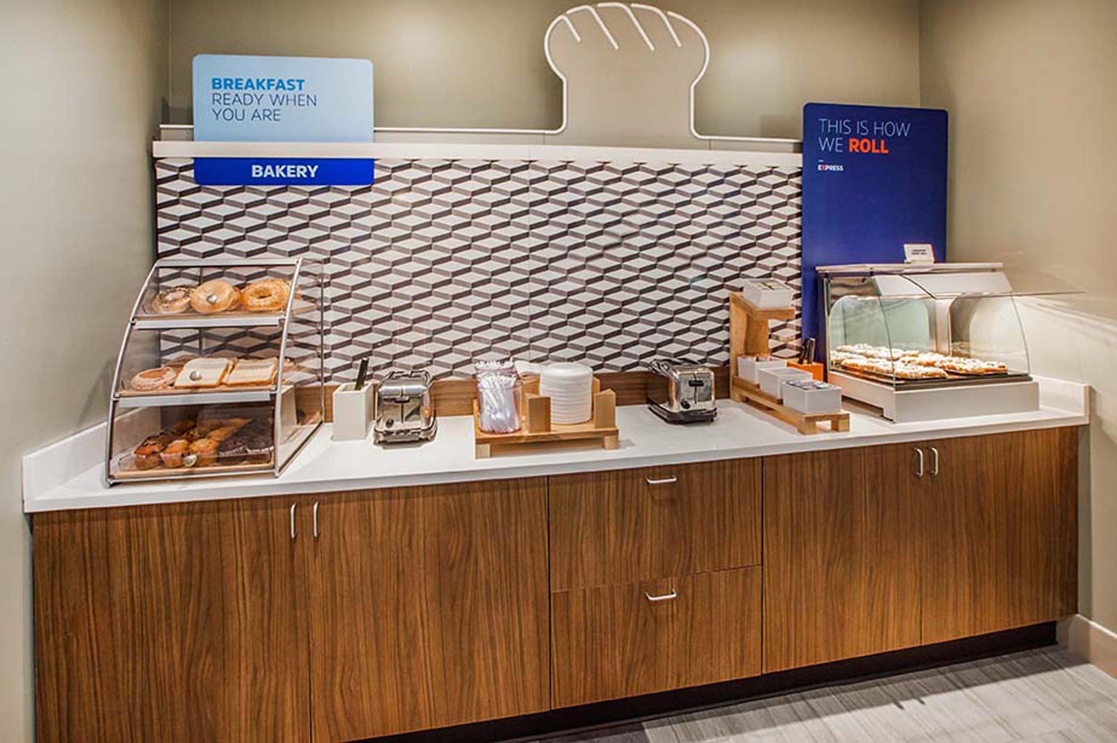 Holiday Inn Express & Suites Cleveland/Westlake By Ihg Dış mekan fotoğraf